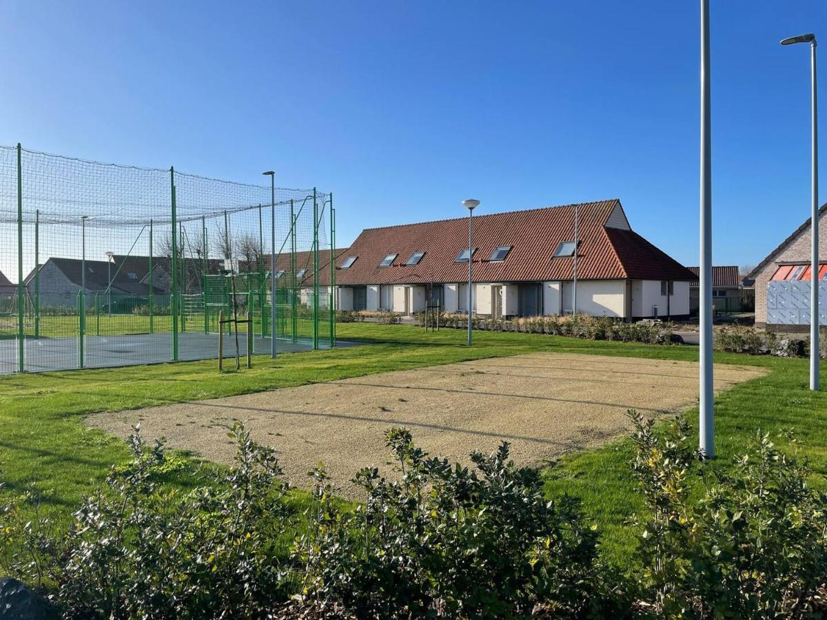 Wh95 Gezellig Vakantiehuisje -4P- Met Tuin En Parking Koksijde Bagian luar foto