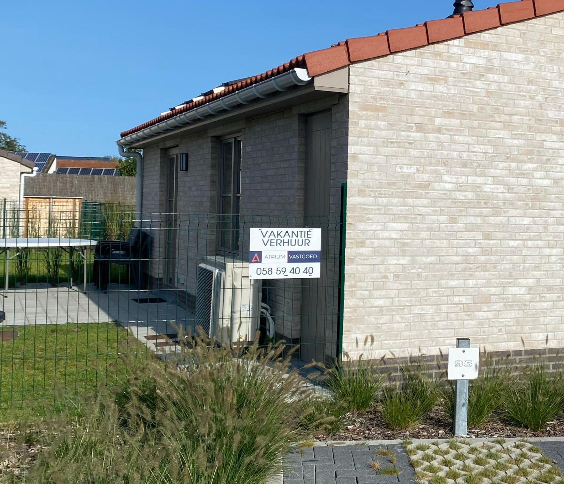 Wh95 Gezellig Vakantiehuisje -4P- Met Tuin En Parking Koksijde Bagian luar foto